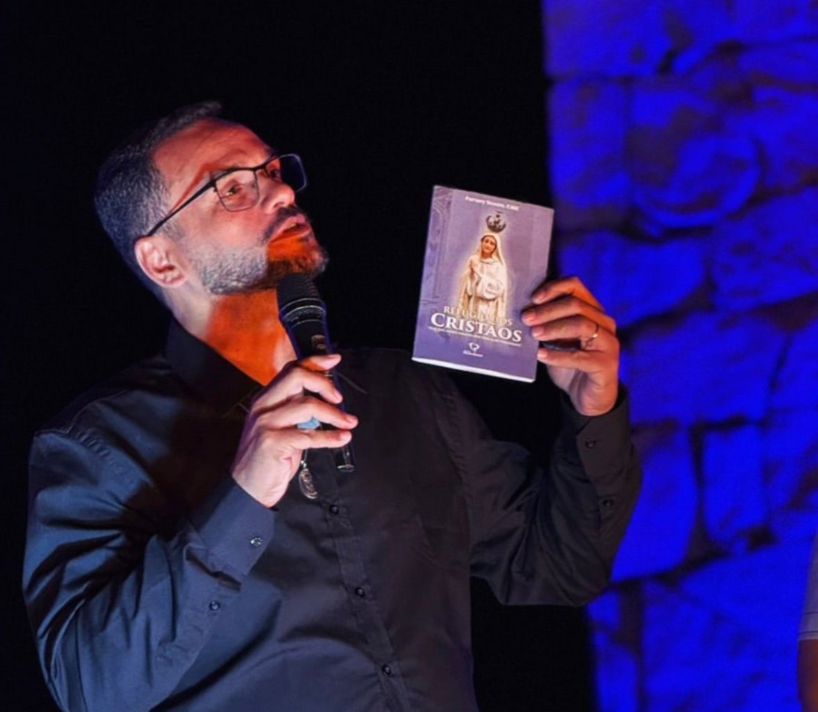 Lançamento do livro O Refúgio dos Cristãos reúne fé e música no Museu de Congonhas